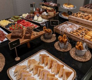 Desayuno buffet  Vincci Palace 4* Valencia