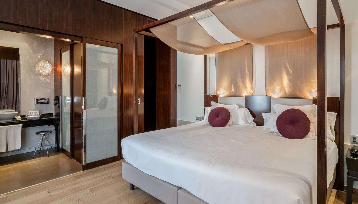 HABITACIÓN DELUXE Vincci Palace 4* Valencia HABITACIÓN DELUXE Vincci Palace 4* Valencia