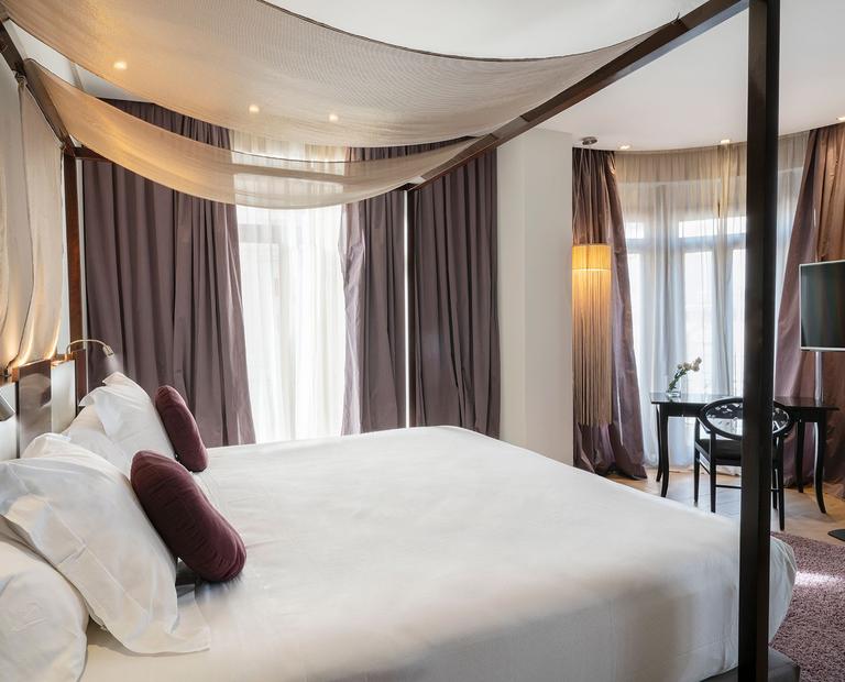 HABITACIÓN DELUXE Vincci Palace 4* Valencia HABITACIÓN DELUXE Vincci Palace 4* Valencia